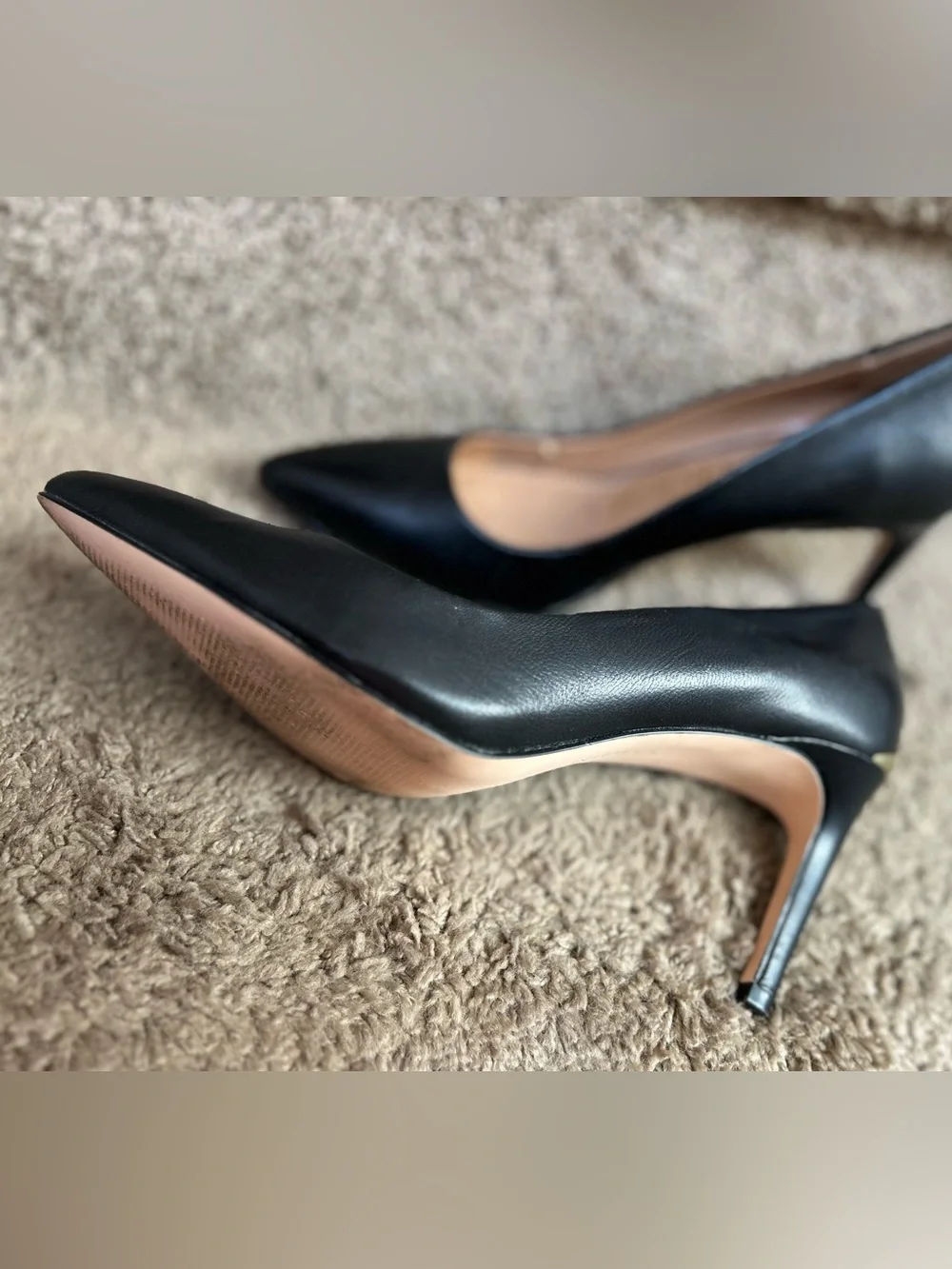 Calvin Klein Kirstin pumps in black